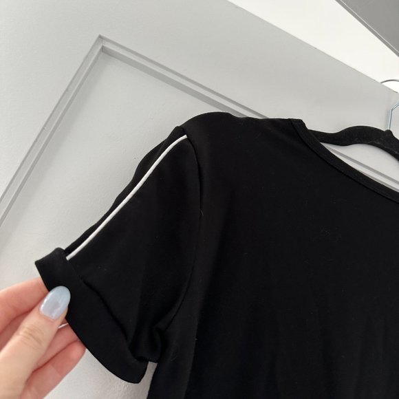 Red Valentino Mini Sheath Dress Small Black Crew Neck Short Sleeve Ruffle Print - Picture 10 of 12